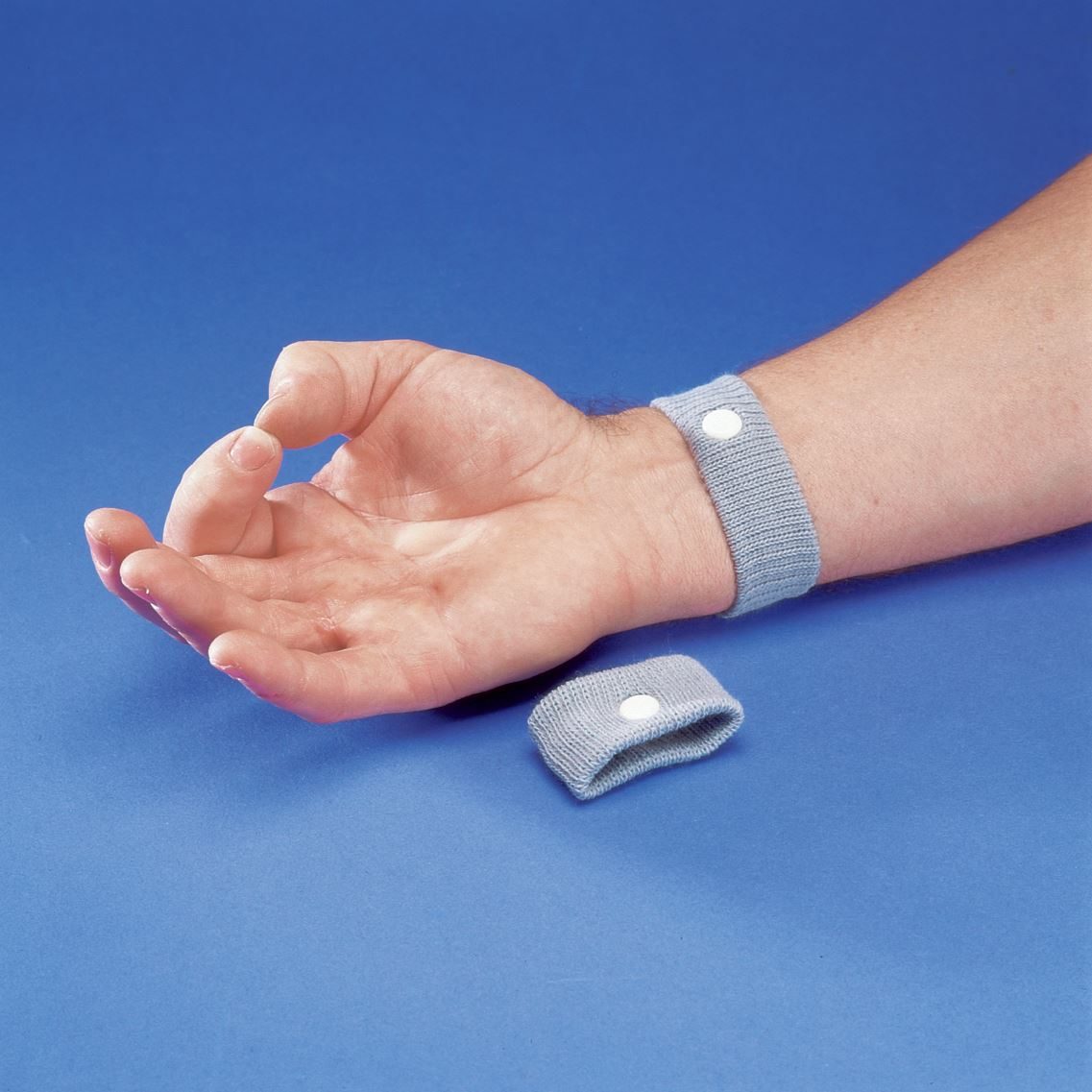 Davis Queaz-Away Travellers Wristband