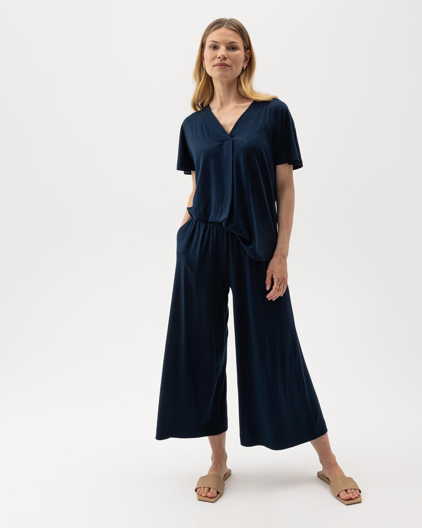 Holebrook Women’s Esther V-Neck Top