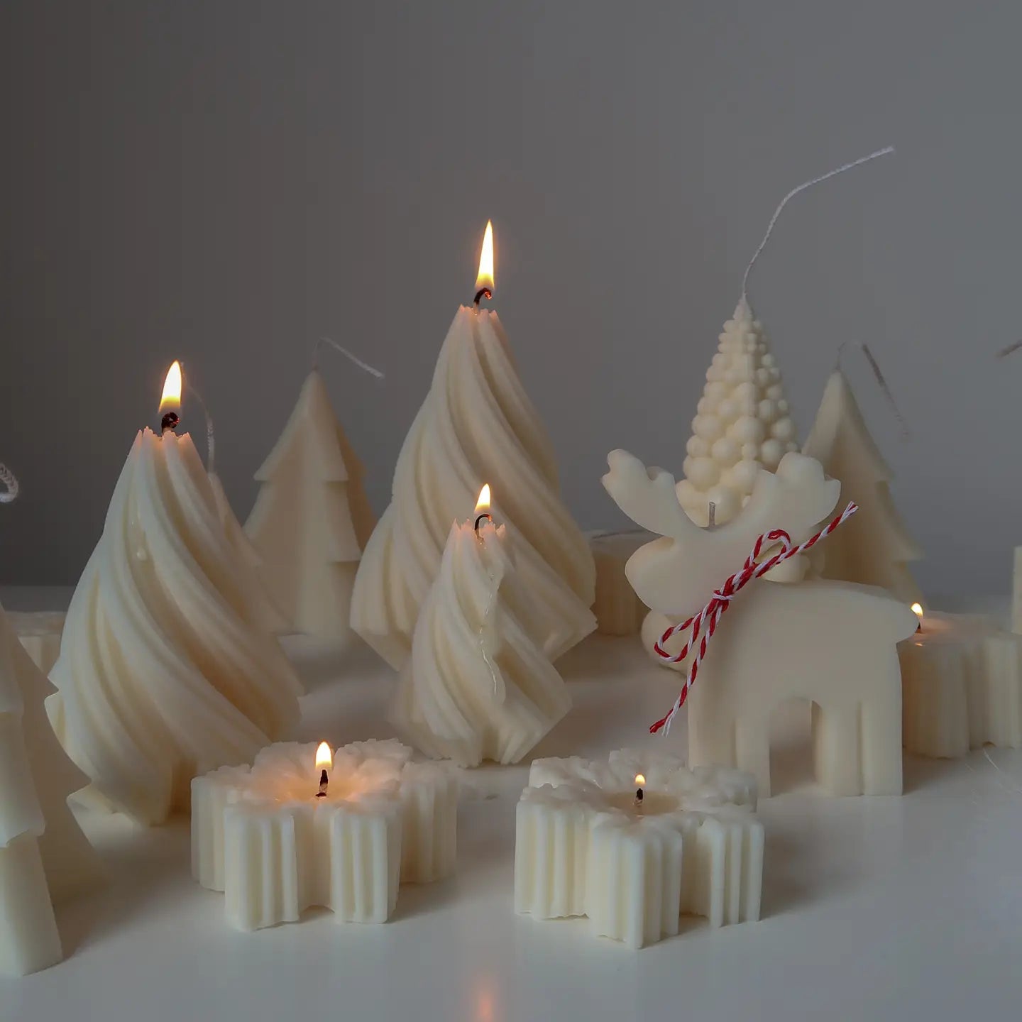 Jeune Home Swirl Christmas Tree Candle in Off White (Trio)